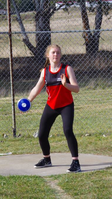Bombala High School student Jess Herron prepares to throw the discus for her age group at the Athletics Carnival recently.