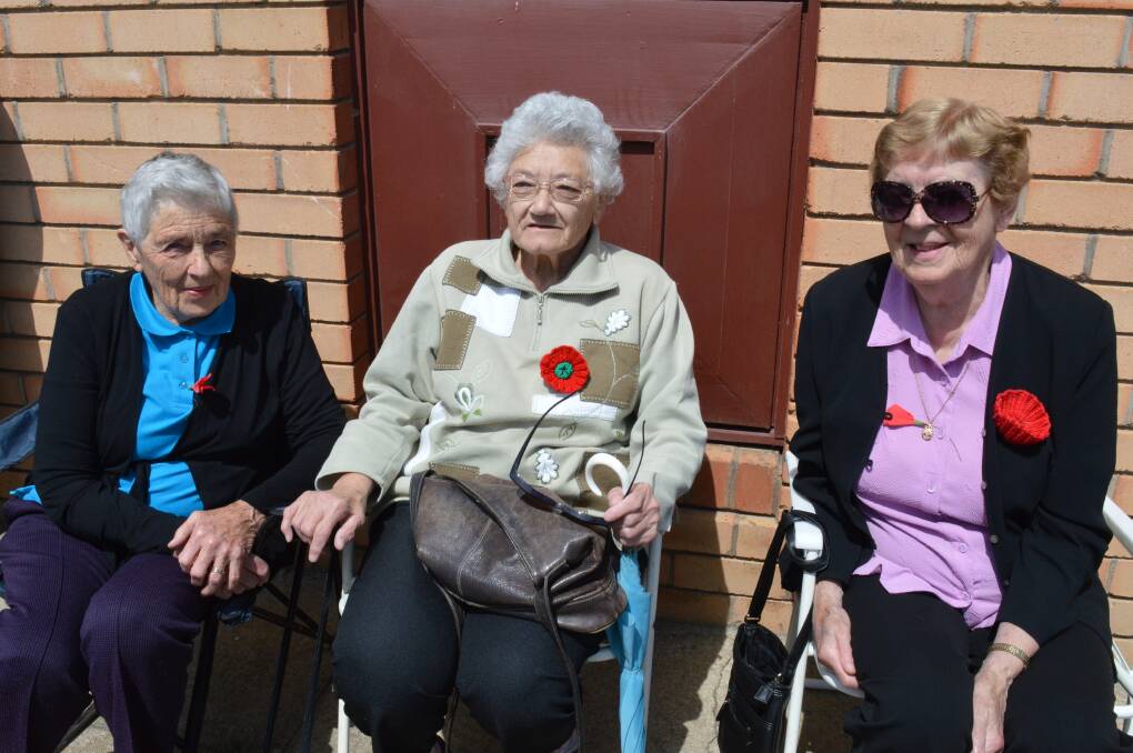 Paying their respects on Remembrance Day were Ada Campbell, Yvonne Murphy and Sister Teresa at the Bombala Cenotaph.