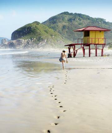 There are no cars on Honey Island, or Ilha do Mel. Photo: 123.com