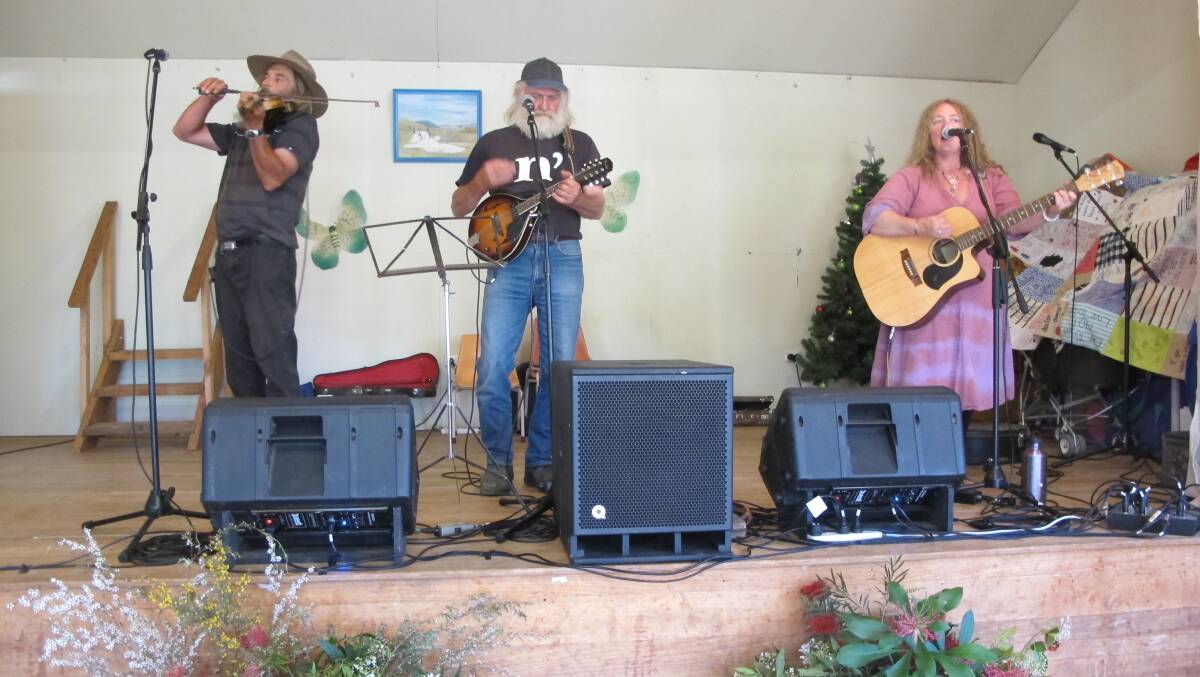 Frock’n’Troll’s Gus Olding, Jeff Tomlinson and Sherri Olding played.