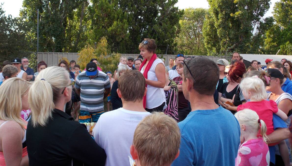 The Bombala Chamber of Commerce’s Michelle Peisley was surrounded by a crowd of over 120 supporters as she led the ‘Heat and Enclose our Pool’ rally on March 9. 