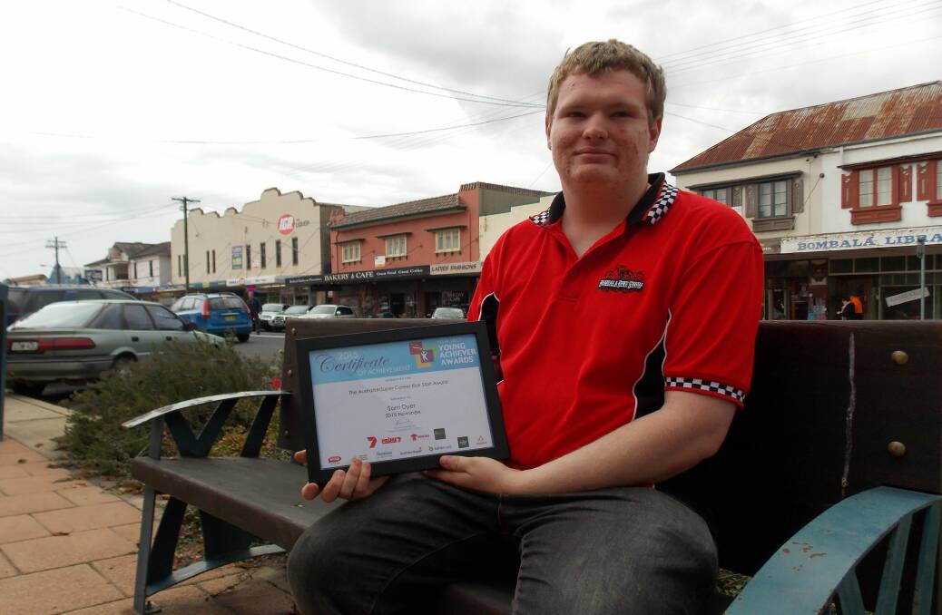 Sam Dyer received a certificate recognising his nomination for an Australian Super Career Kick Start Award. 
