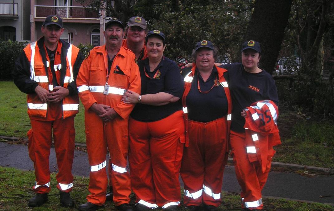 Tom Basset of Albury, Bombala’s Malcolm, Anne and Vivianne Thompson and Peter Williamson of the Nimmitabel SES and Joanne Poskitt of Berrigan are part of the team assisting in the Hunter region. 