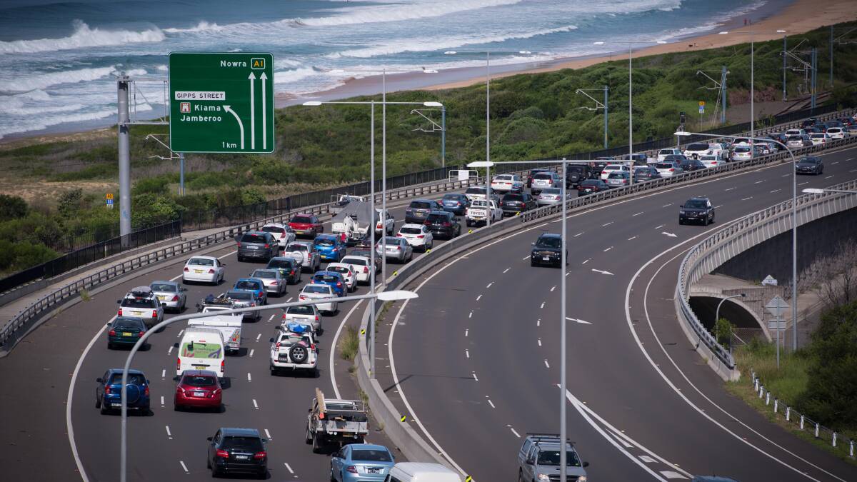 KIAMA: Traffic streaming south at Kiama before Easter. Picture: ALBEY BOND 