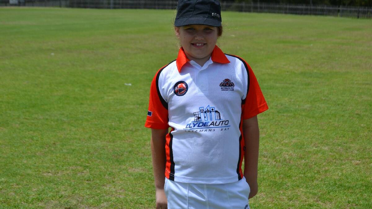  SURFSIDE: Kayhlia Burch took her first   catch on the weekend against Bomaderry   Ex Servicemans in the under 10s match.