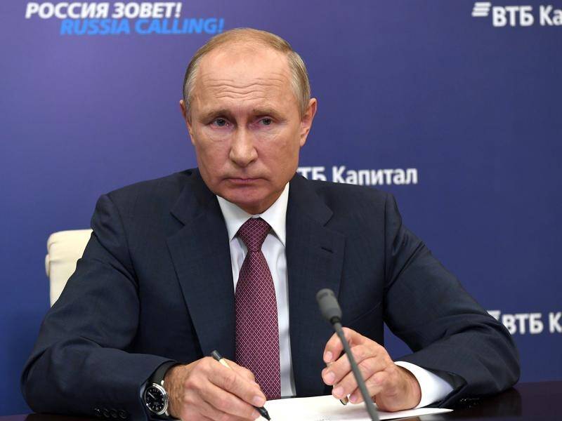 Turkey should be involved in talks on Nagorno-Karabakh, Russian President Vladimir Putin says.