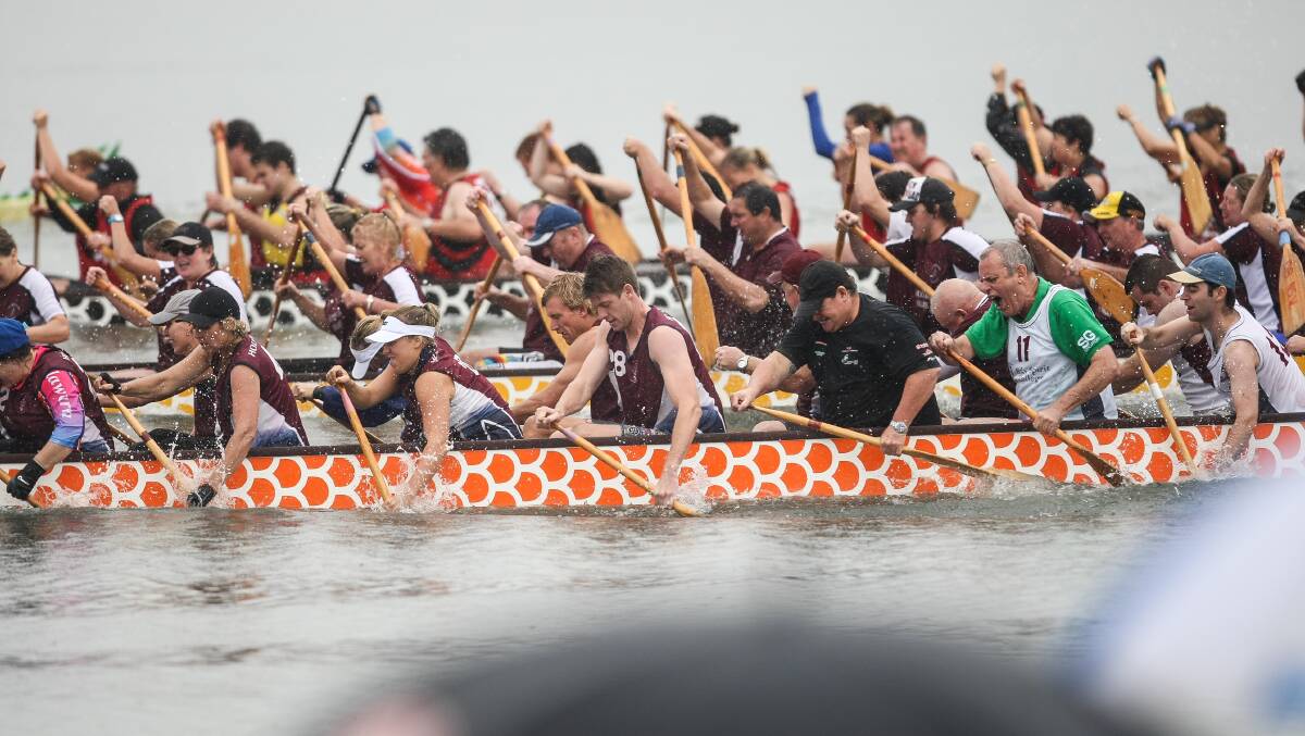SHELLHARBOUR: Action during the Shellharbour Festival of Sport Dragon Boat Challenge. 