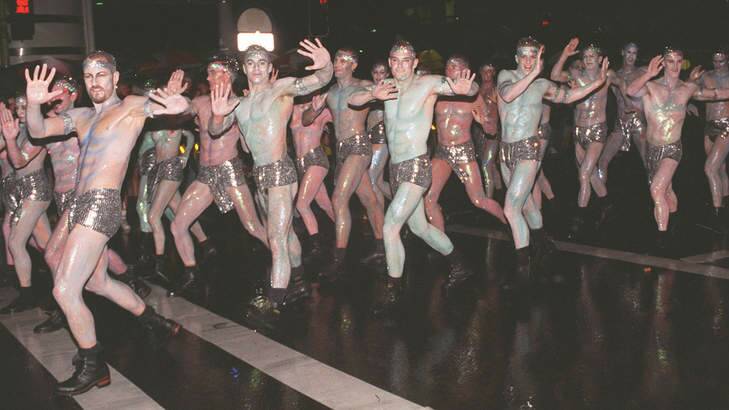 Rain on the 1995 Mardi Gras parade