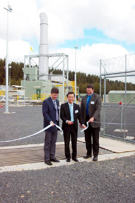 Jemena Deputy Chief Executive Officer, Lim Howe Run officially opened the $35 million Mila Gas Compressor Station last Wednesday with the support of our local Members of Parliament, Steve Whan and Mike Kelly.